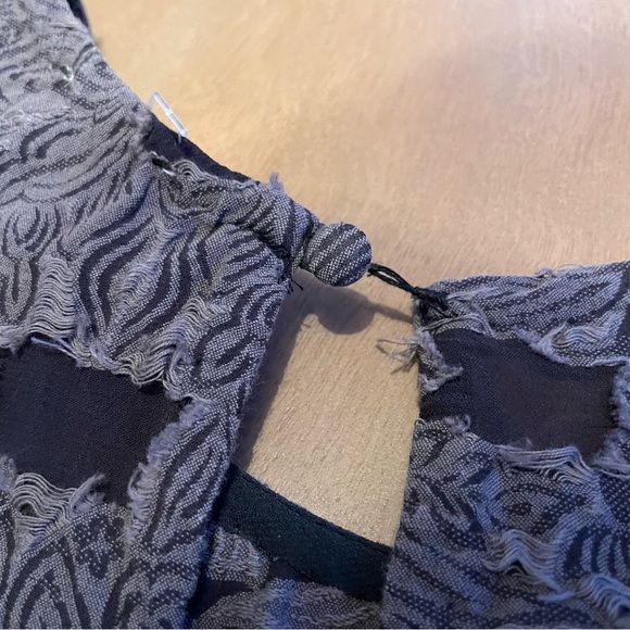 Wilfred Navy and Gray Floral Tank Top - Picture 8 of 11